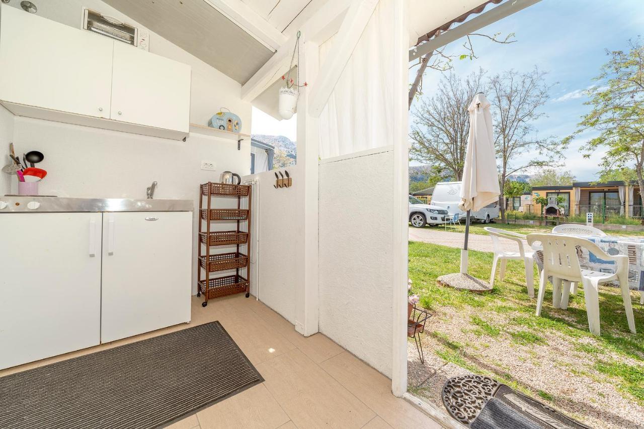 Camp Mali Bungalow 巴斯卡 外观 照片